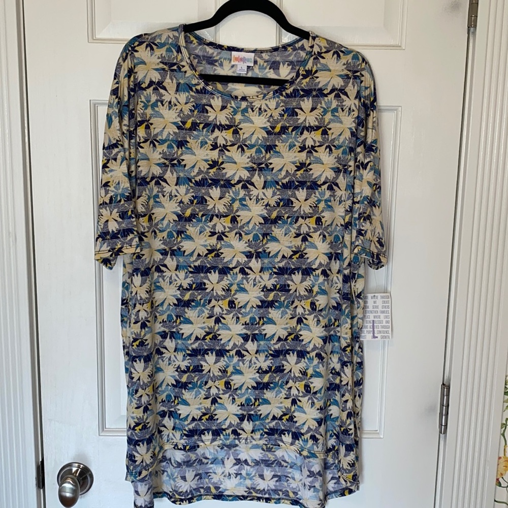 🌼NWT LULAROE IRMA🌼